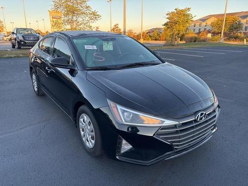 2019 Hyundai ELANTRA SE