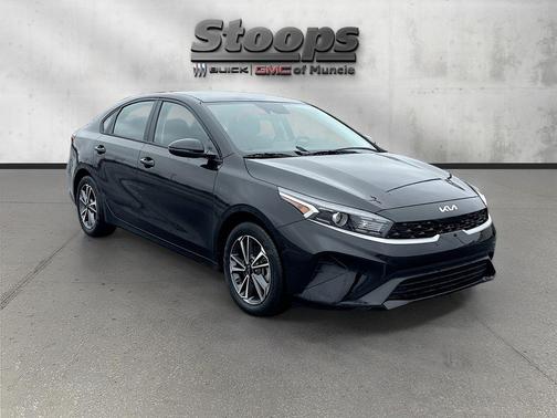 Aurora Black 2023 Kia Forte LXS
