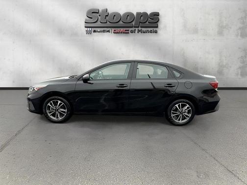 Aurora Black 2023 Kia Forte LXS