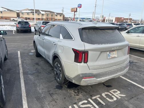 2024 Kia Sorento S
