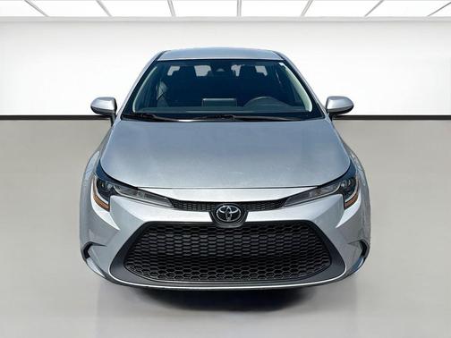 Classic Silver Metallic 2021 Toyota Corolla LE