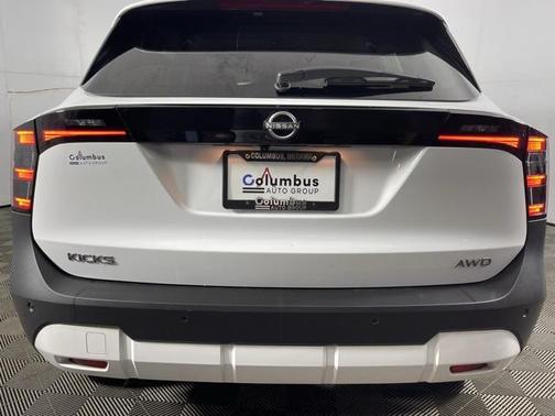 2025 Nissan Kicks SV