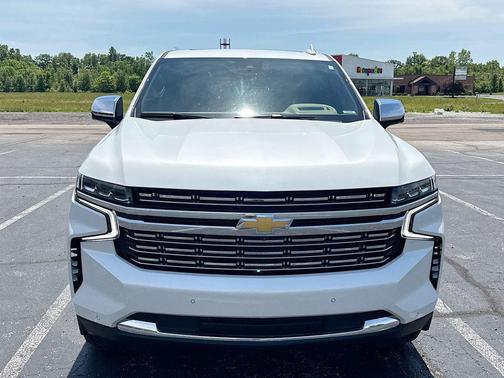 Iridescent Pearl Tricoat 2024 Chevrolet Tahoe Premier
