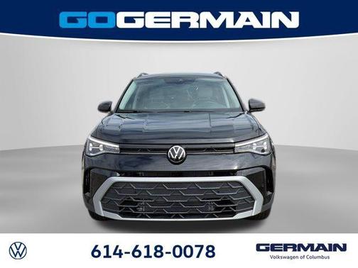 Deep Black Pearl Effect 2026 Volkswagen Taos 1.5T SE