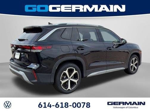 Deep Black Pearl 2026 Volkswagen Tiguan 2.0T SE