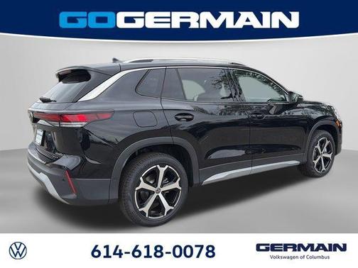Deep Black Pearl 2026 Volkswagen Tiguan 2.0T SE