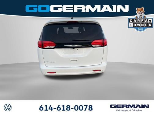 2022 Chrysler Voyager LX