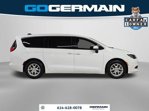 2022 Chrysler Voyager LX