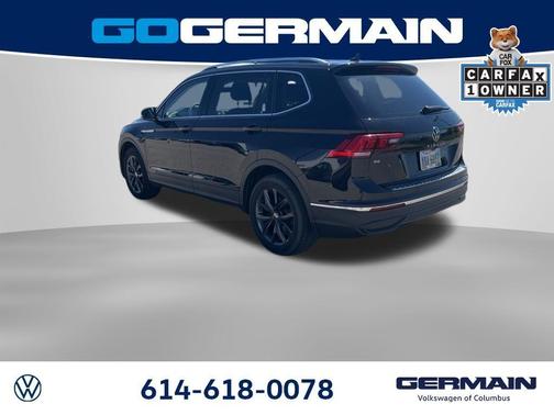 Deep Black Pearl Effect 2023 Volkswagen Tiguan 2.0T SE