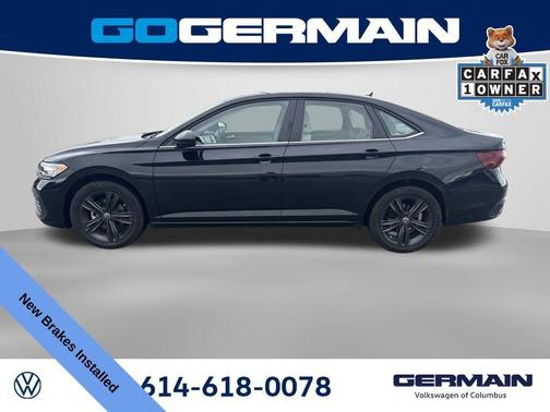 Deep Black Pearl Effect 2023 Volkswagen Jetta 1.5T SE