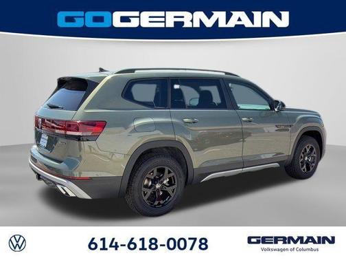 Avocado Green Pearl 2026 Volkswagen Atlas 2.0T Peak Edition