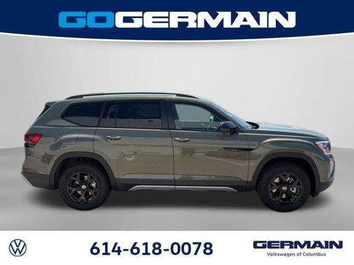 Avocado Green Pearl 2026 Volkswagen Atlas 2.0T Peak Edition
