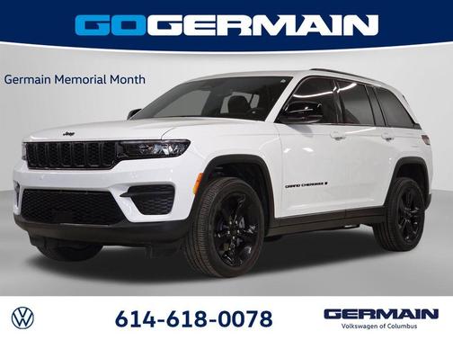 Bright White Clearcoat 2023 Jeep Grand Cherokee Altitude