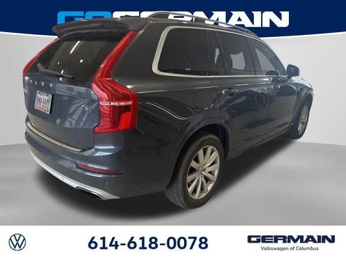2016 Volvo XC90 T6 Momentum