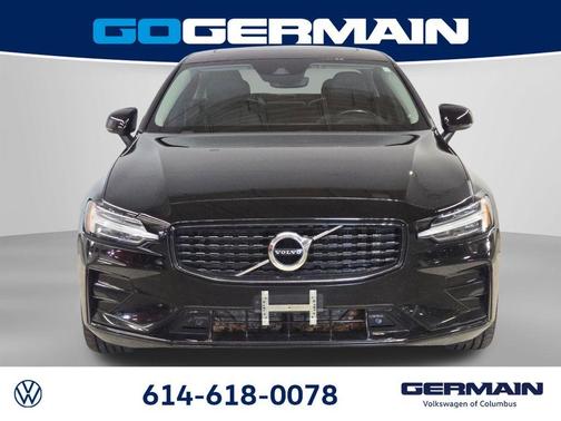 Blackstone 2022 Volvo S60 B5 Momentum