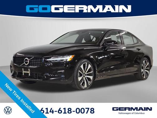 Blackstone 2022 Volvo S60 B5 Momentum
