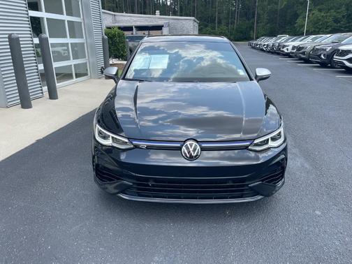 Deep Black Pearl Effect 2024 Volkswagen Golf R 2.0T