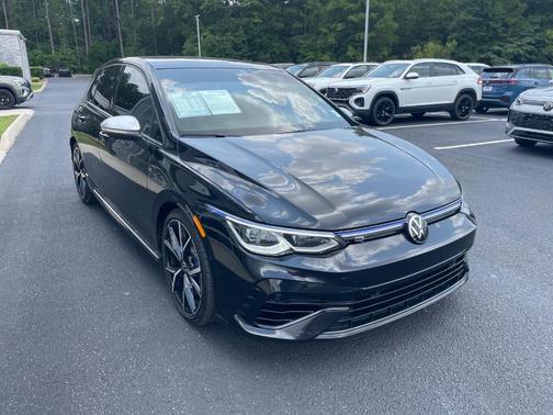 Deep Black Pearl Effect 2024 Volkswagen Golf R 2.0T