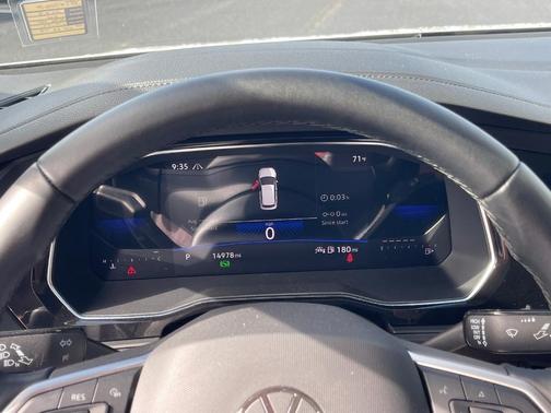 Opal White Pearl Effect 2023 Volkswagen Jetta 1.5T SE