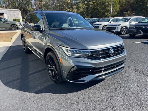 2024 Volkswagen Tiguan 2.0T SE R-Line Black