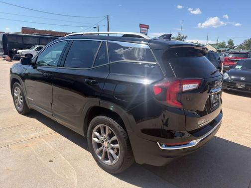 Black 2024 GMC Terrain SLT