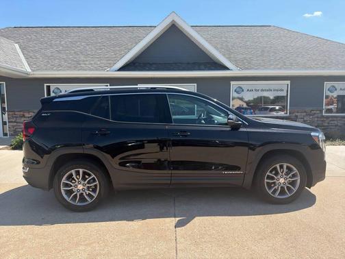 Black 2024 GMC Terrain SLT