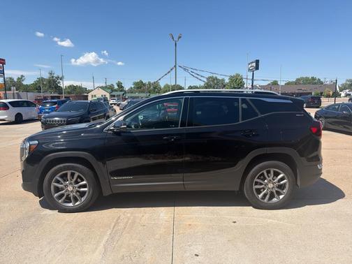 Black 2024 GMC Terrain SLT