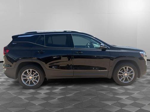 Black 2024 GMC Terrain SLT