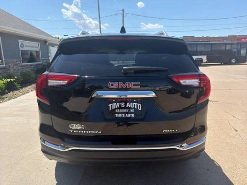 Black 2024 GMC Terrain SLT
