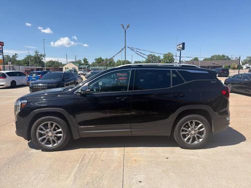 Black 2024 GMC Terrain SLT