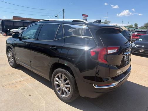Black 2024 GMC Terrain SLT