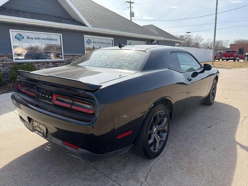 2017 Dodge Challenger SXT