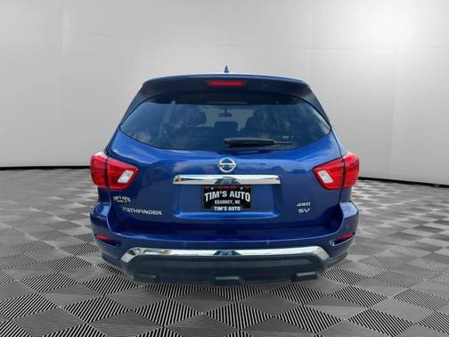 2020 Nissan Pathfinder SV