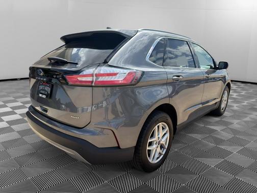 Gray 2022 Ford Edge SEL