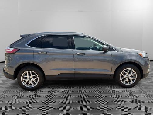 Gray 2022 Ford Edge SEL