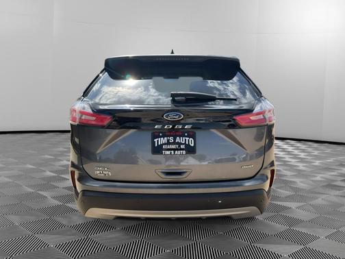 Gray 2022 Ford Edge SEL