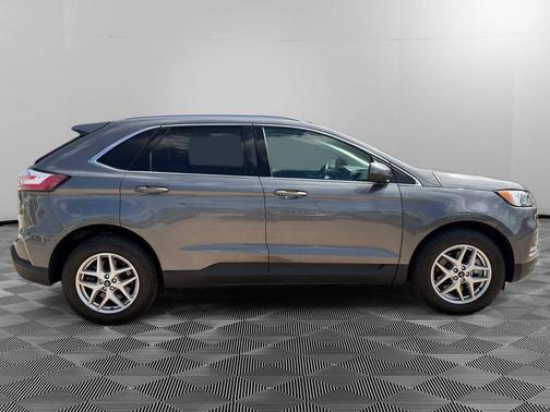 Gray 2022 Ford Edge SEL