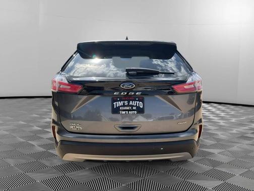 Gray 2022 Ford Edge SEL