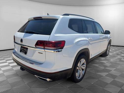 Pure White 2021 Volkswagen Atlas 3.6L SE w/Technology
