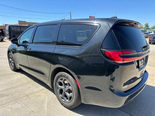 2022 Chrysler Pacifica Hybrid Touring L