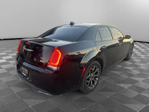 2018 Chrysler 300 S