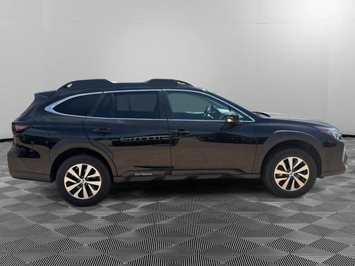 Crystal Black Silica 2023 Subaru Outback Premium