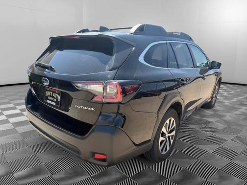 Crystal Black Silica 2023 Subaru Outback Premium