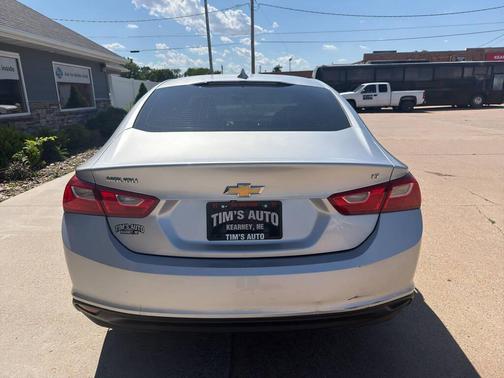 Silver 2018 Chevrolet Malibu LT
