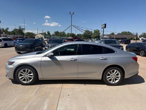 Silver 2018 Chevrolet Malibu LT