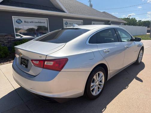 Silver 2018 Chevrolet Malibu LT