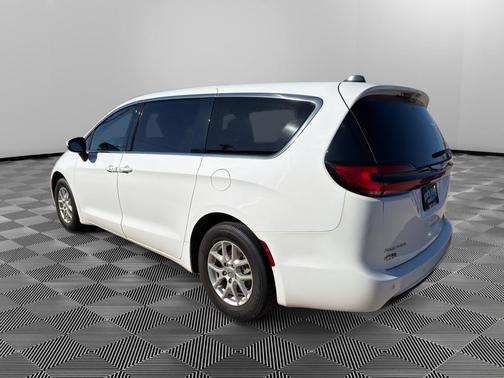 2023 Chrysler Pacifica Touring