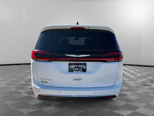 2023 Chrysler Pacifica Touring