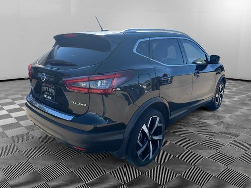 2022 Nissan Rogue Sport SL