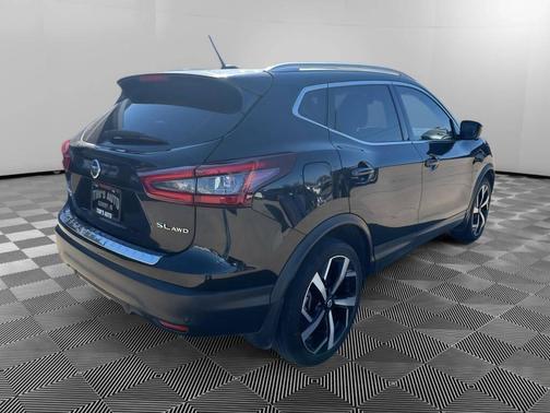 2022 Nissan Rogue Sport SL